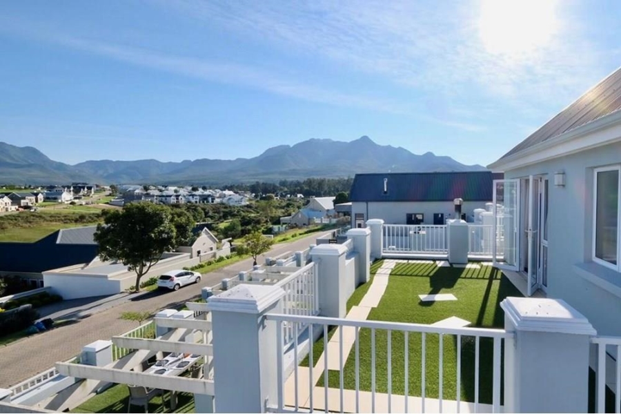 5 Bedroom Property for Sale in Kingswood Golf Estate Western Cape